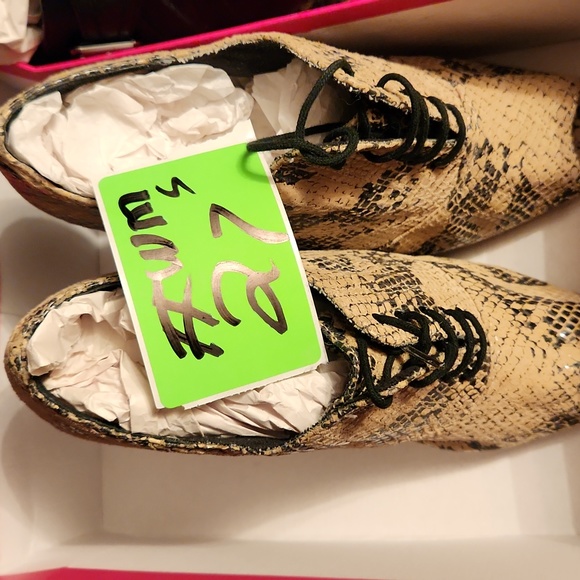 PENNY LOVES KENNY SNAKE SKIN LEATHER LACE UP HEELS ZEN PEP TOE BOOTIE SIZE 7 - Picture 12 of 12